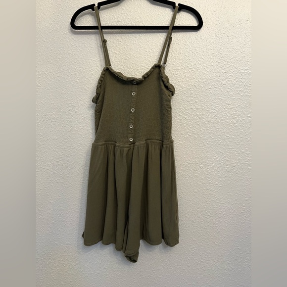 Bundle & Save - Wild Fable romper green size large - Picture 1 of 5